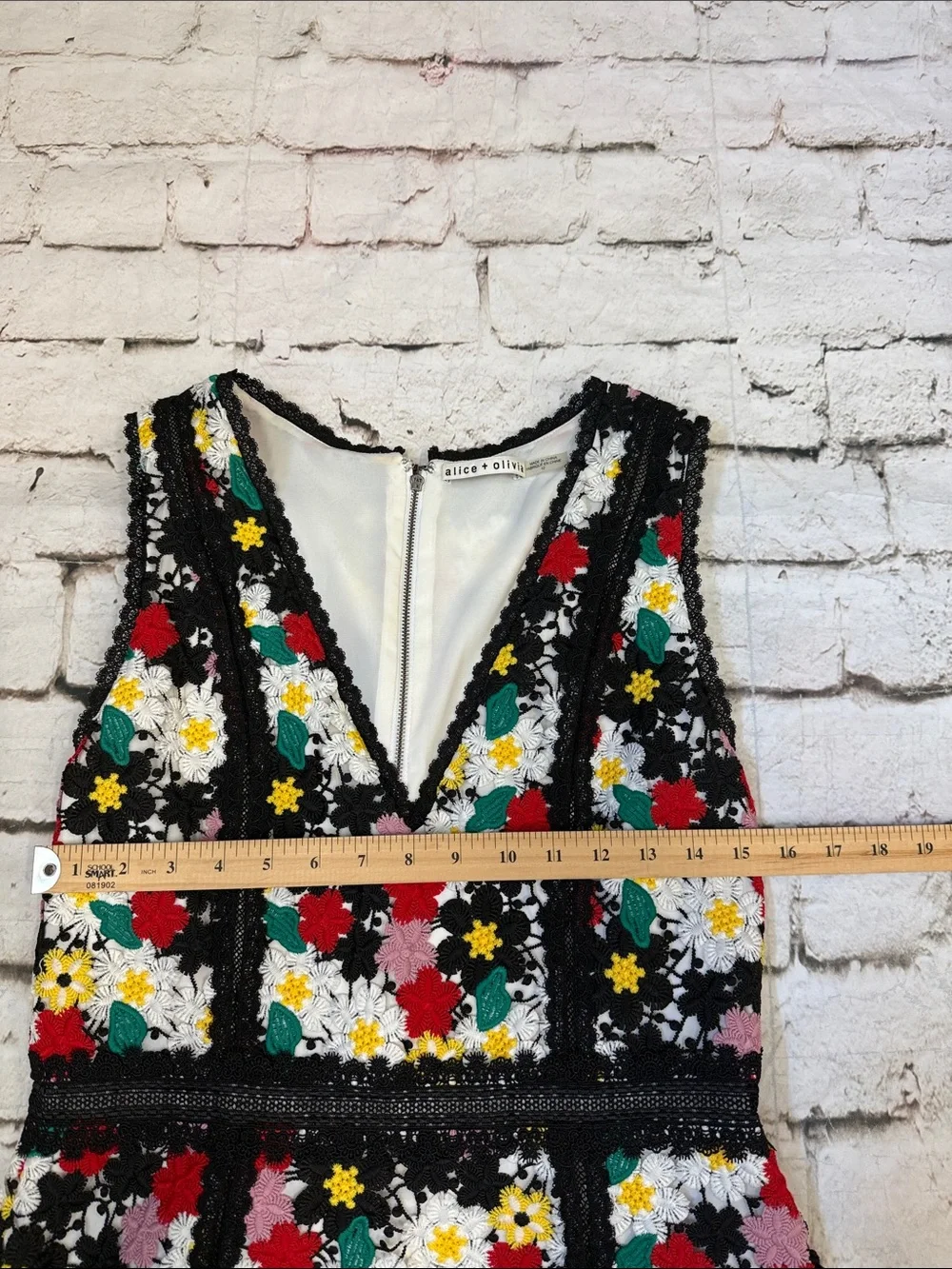Alice + Olivia good preowned